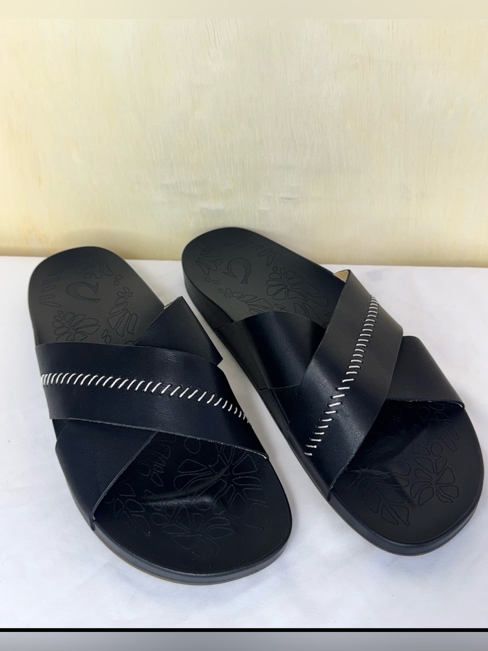 OluKai Kipea Olu Slide Sandal Womens Size US 10 EU 40 Black